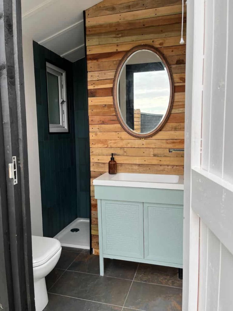 horse and pet friendly tiny home near St Neots 5 768x1024